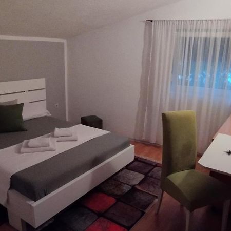 Villa Monera Apartments & Rooms & Free Garage โมสตาร์ ภายนอก รูปภาพ