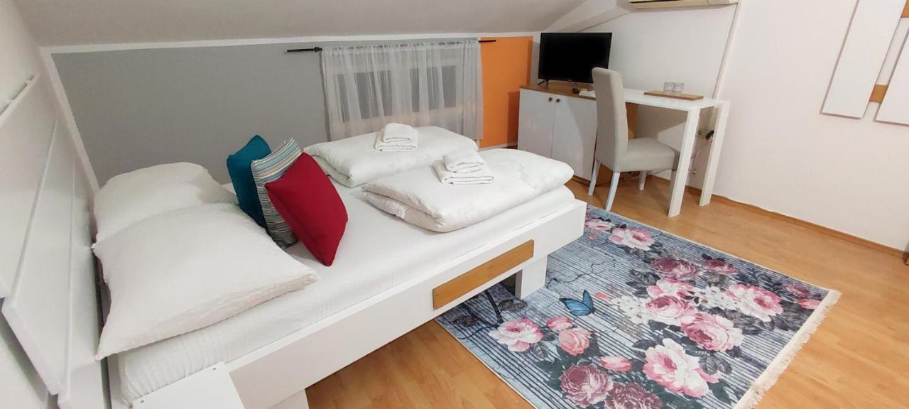 Villa Monera Apartments & Rooms & Free Garage โมสตาร์ ภายนอก รูปภาพ