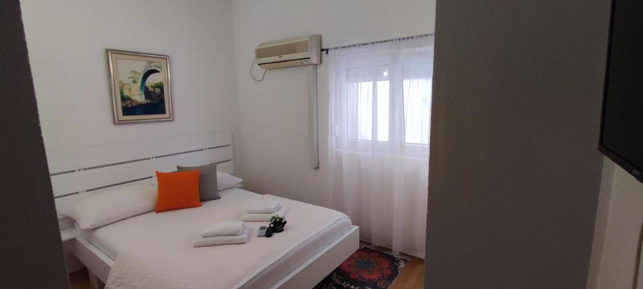 Villa Monera Apartments & Rooms & Free Garage โมสตาร์ ภายนอก รูปภาพ