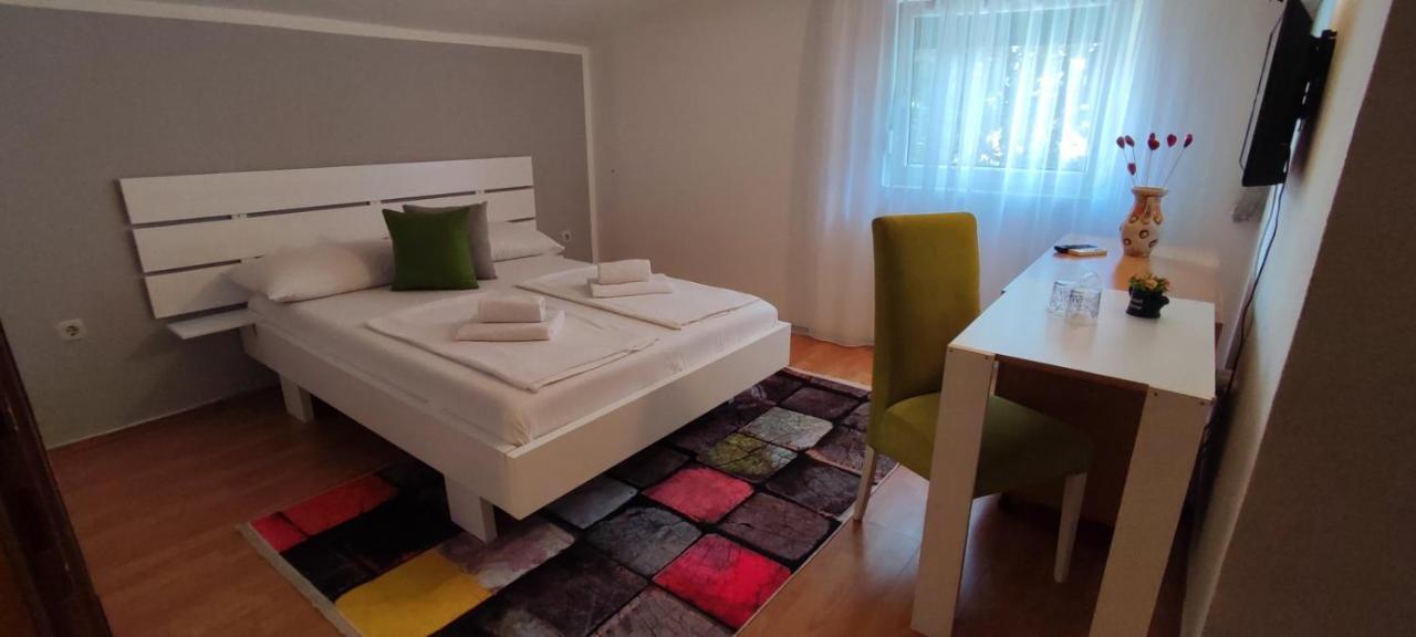 Villa Monera Apartments & Rooms & Free Garage โมสตาร์ ภายนอก รูปภาพ